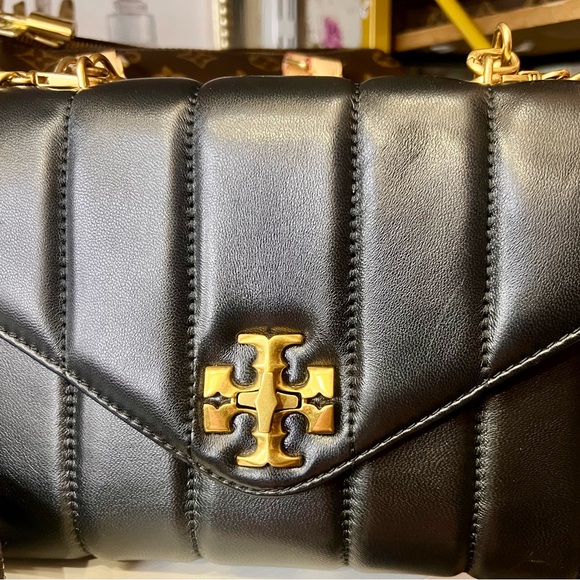 Tory Burch small Kira satchel. Black and Gold Quilted leather. Crossbody Bag - Picture 9 of 9